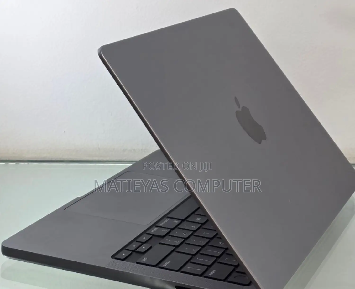 New Laptop Apple MacBook Pro 2023 M3 14-Inch 8GB Apple M3 Pro SSD 512GB