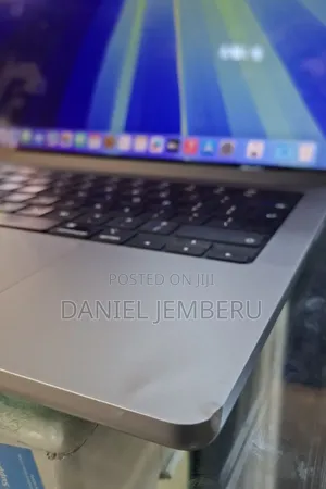 New Laptop Apple MacBook Pro M1 16GB Apple M1 Pro SSD 512GB