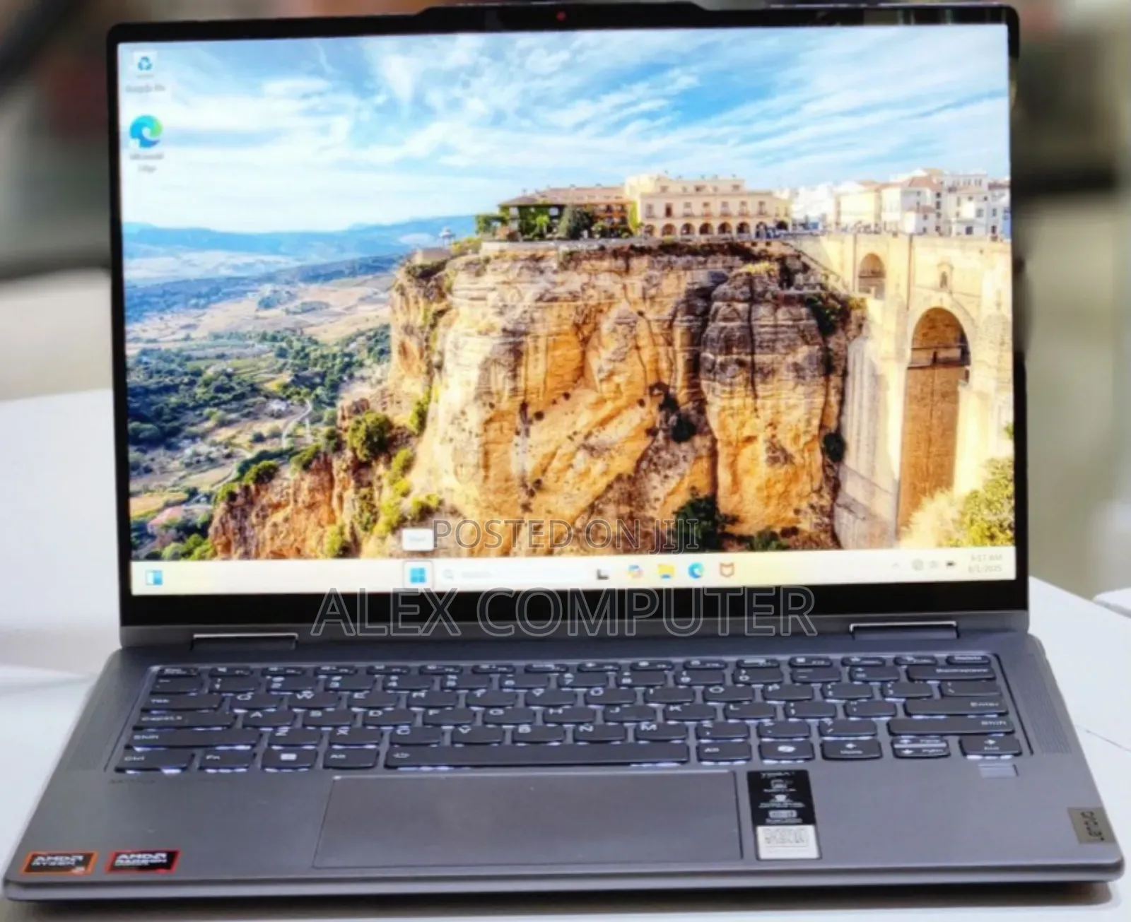 New Laptop Lenovo Yoga 700 8GB AMD Ryzen 5 SSD 512GB
