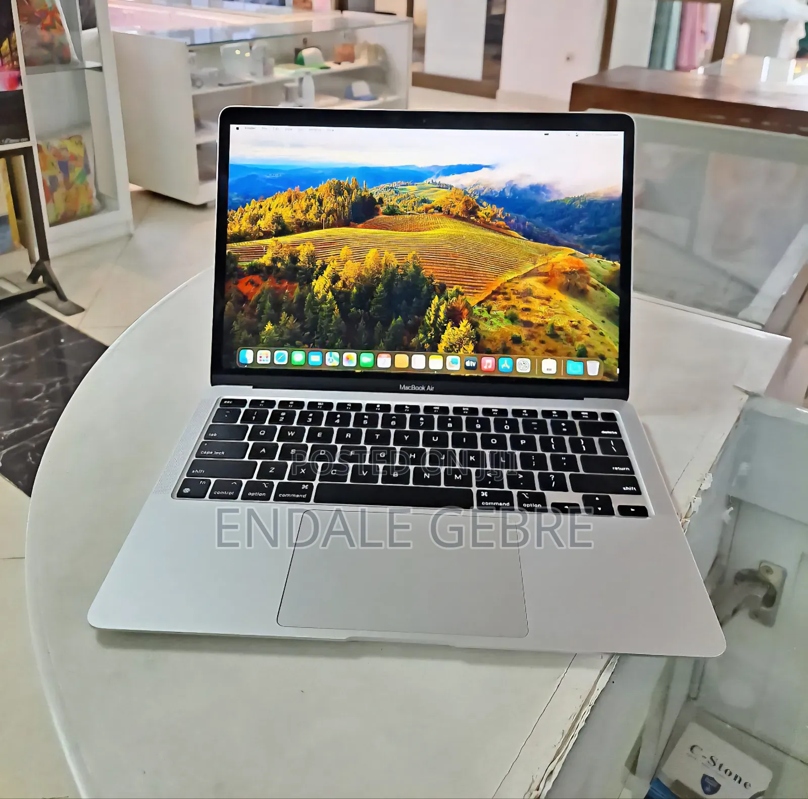 New Laptop Apple MacBook Air 2020 M1 8GB Apple M1 SSD 256GB