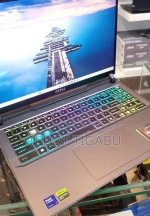 New Laptop MSI 12GB Intel Core Ultra 7 SSD 1T