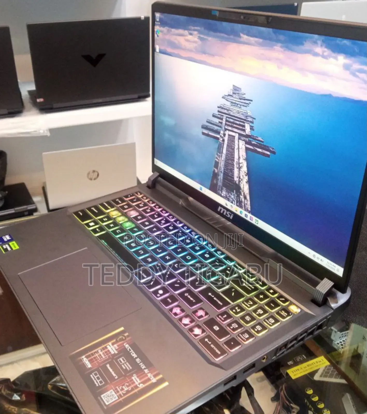 New Laptop MSI 12GB Intel Core Ultra 7 SSD 1T