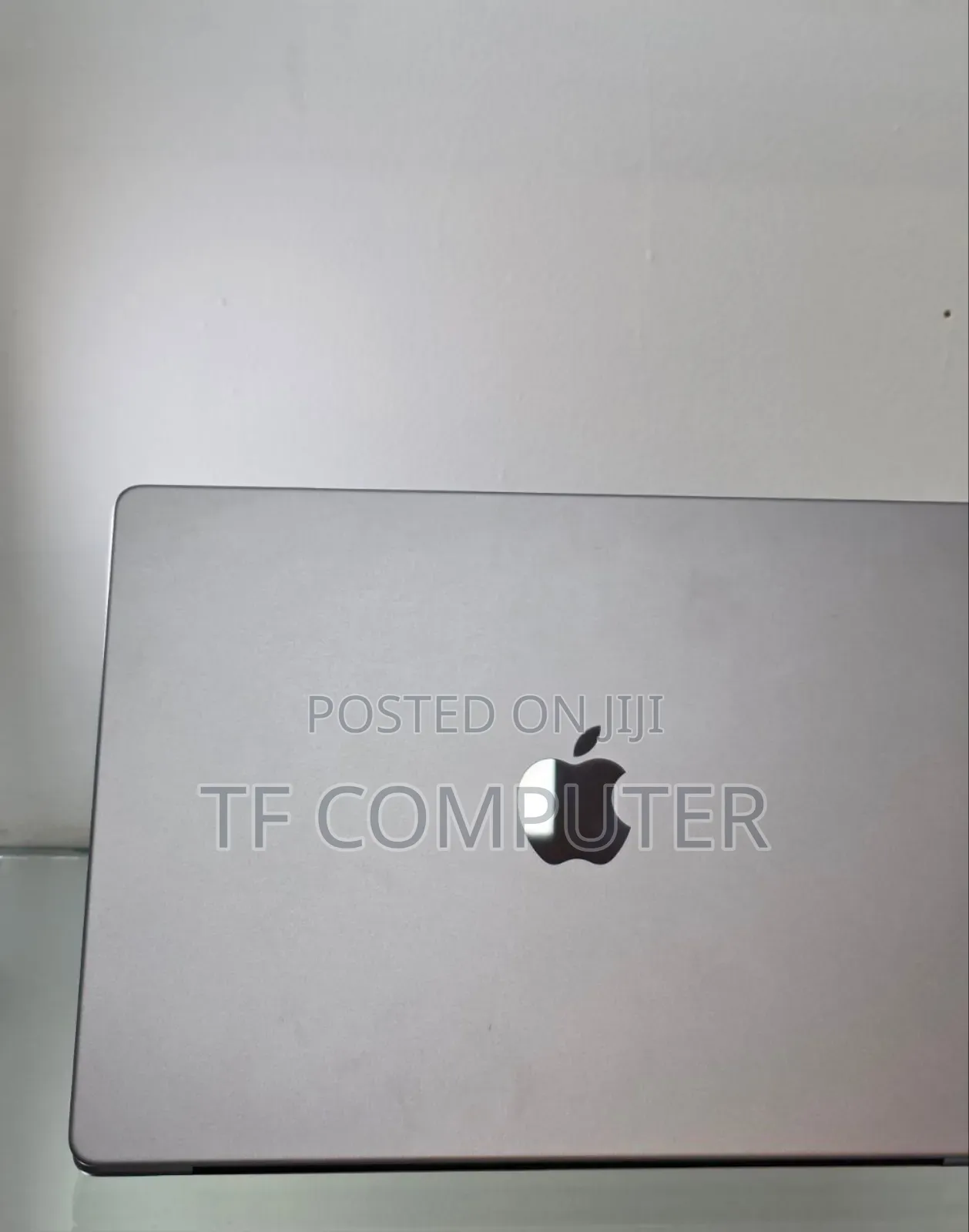 New Laptop Apple MacBook Pro 2023 M3 14-Inch 8GB Apple M3 Pro SSD 512GB