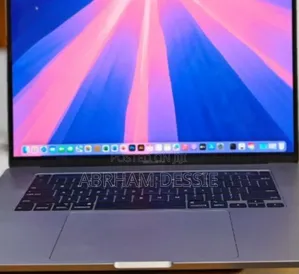 New Laptop Apple MacBook Pro 2019 16GB Intel Core I7 SSD 512GB