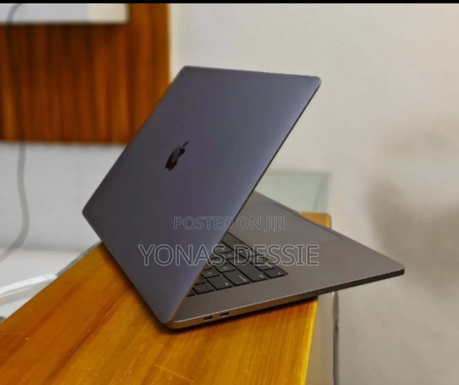 New Laptop Apple MacBook Pro 2019 16GB Intel Core I9 SSD 512GB