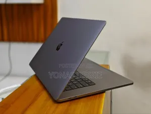 New Laptop Apple MacBook Pro 2019 16GB Intel Core I9 SSD 512GB