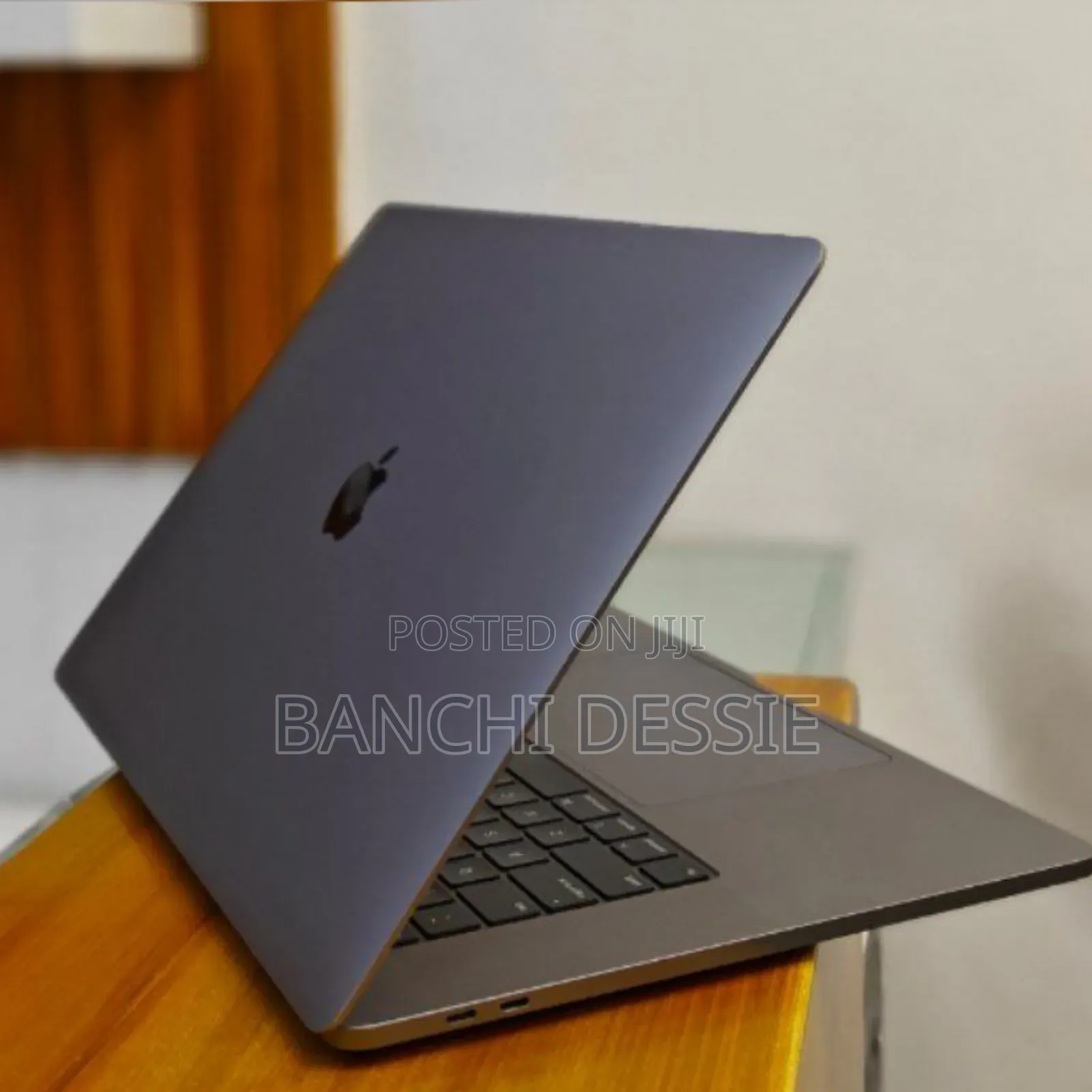 New Laptop Apple MacBook 2019 16GB Intel Core I7 SSD 512GB