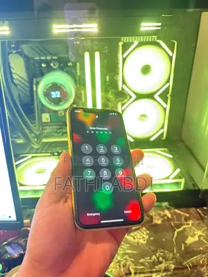 Photo - Apple iPhone 11 64 GB Yellow