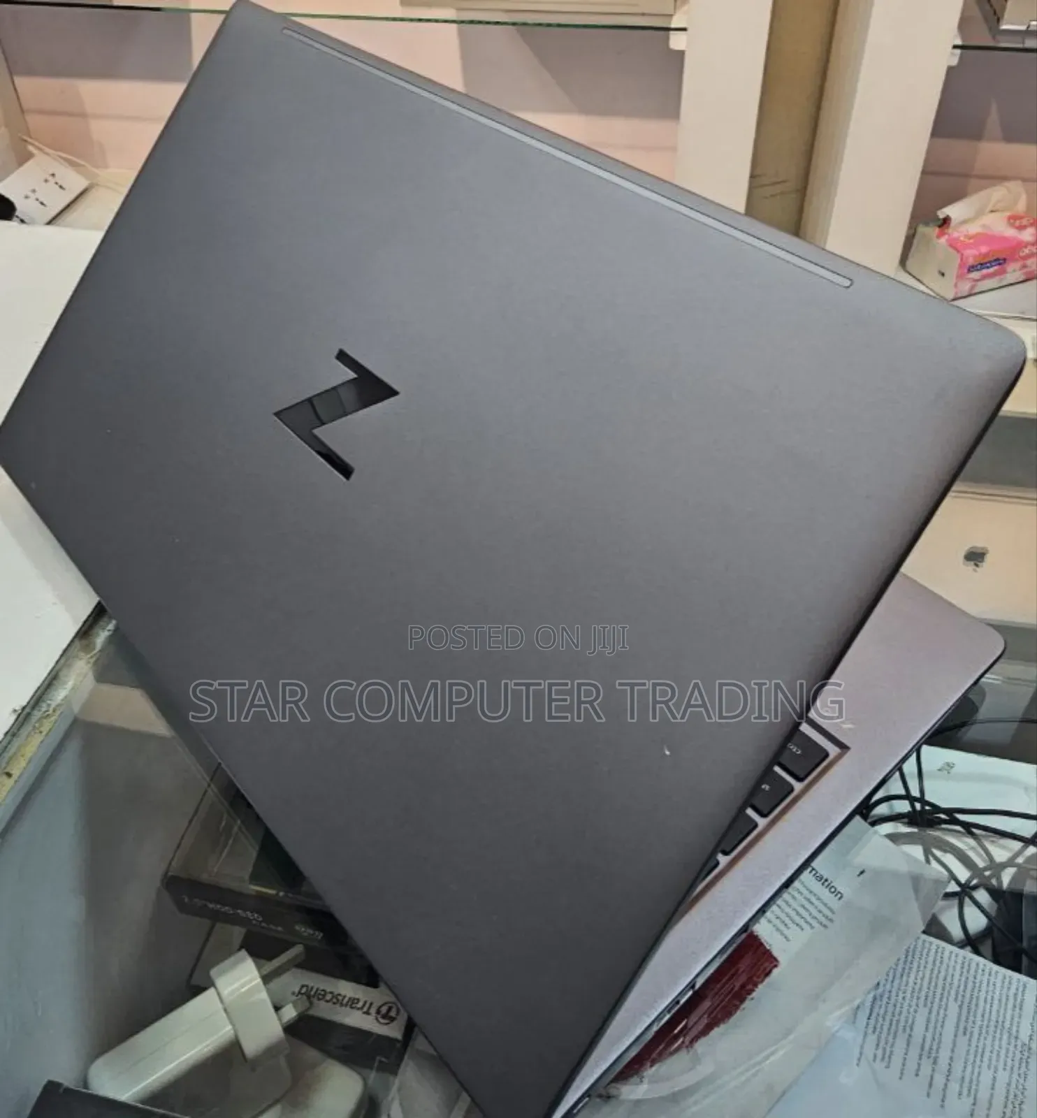 New Laptop HP ZBook Firefly G8 32GB Intel Core I7 SSD 1T