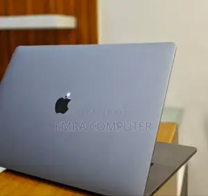 New Laptop Apple MacBook Pro 2019 16GB Intel Core I7 SSD 512GB