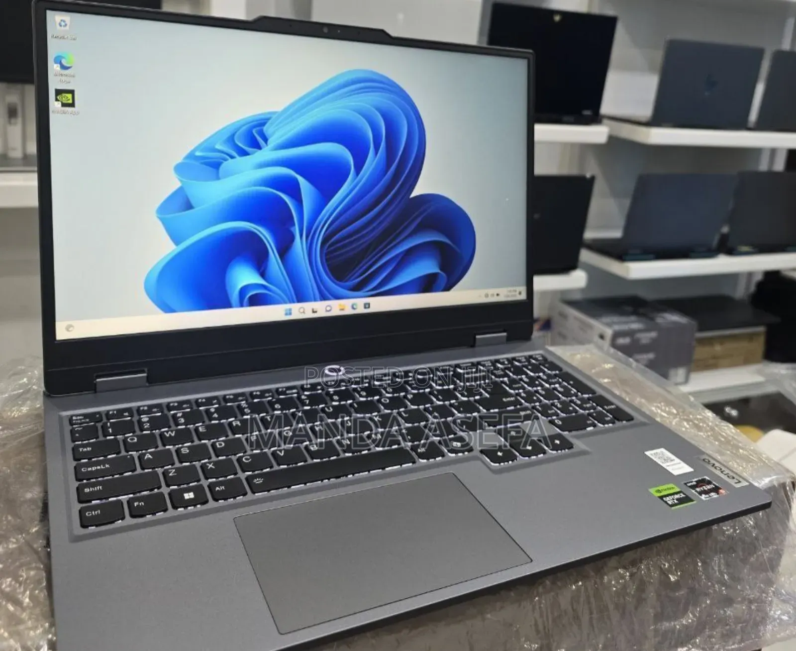 New Laptop Lenovo LOQ 15IRH8 24GB AMD Ryzen 5 SSD 512GB