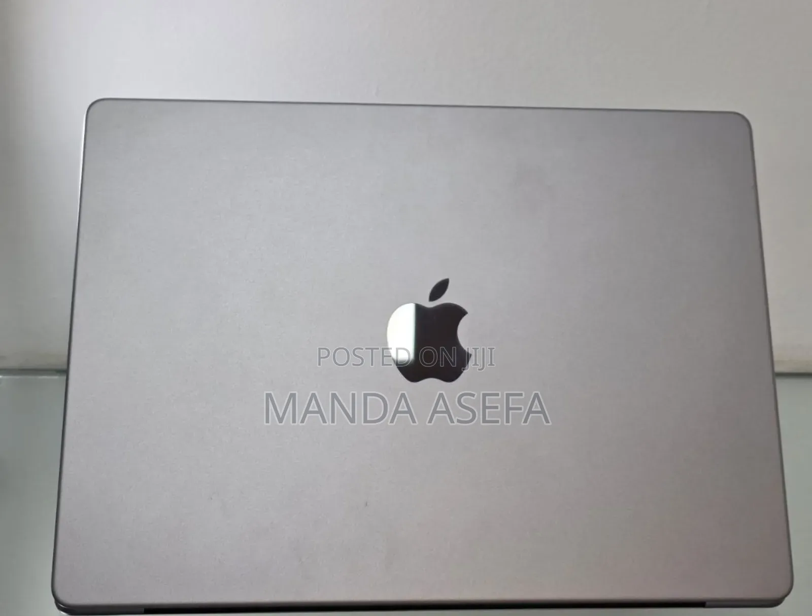 New Laptop Apple MacBook Pro 8GB Apple M3 SSD 512GB