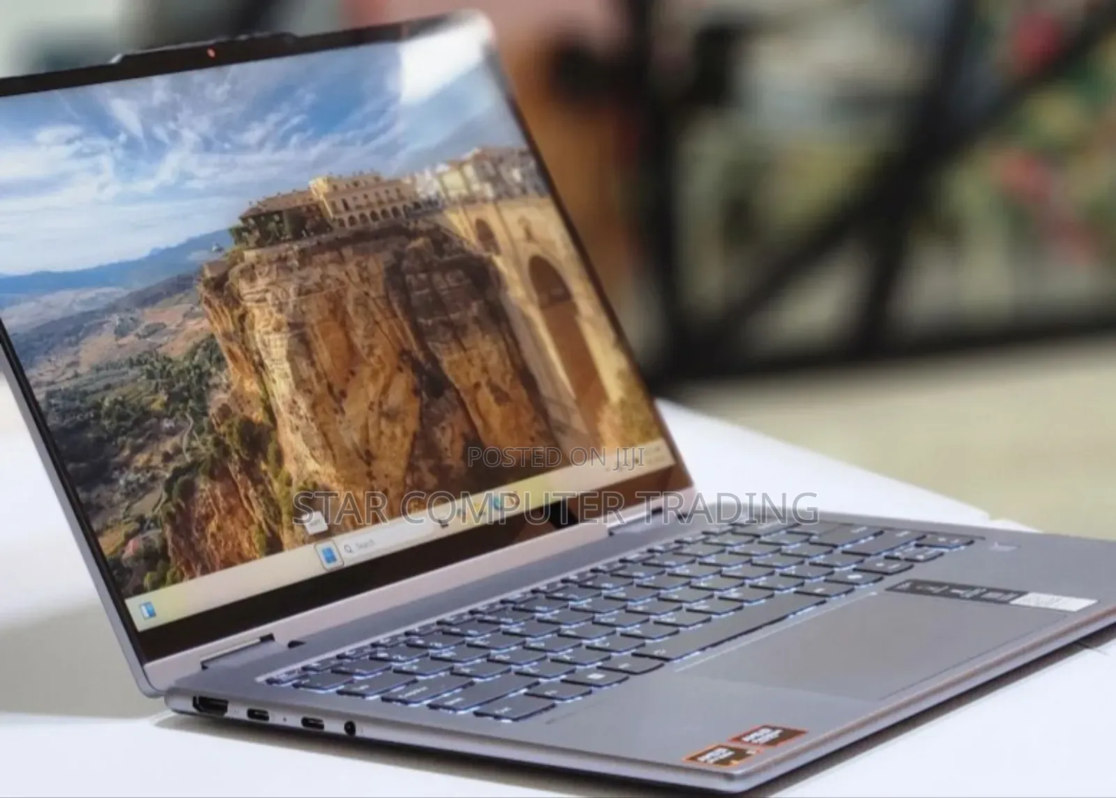 New Laptop Lenovo Yoga 700 8GB AMD Ryzen 5 SSD 512GB