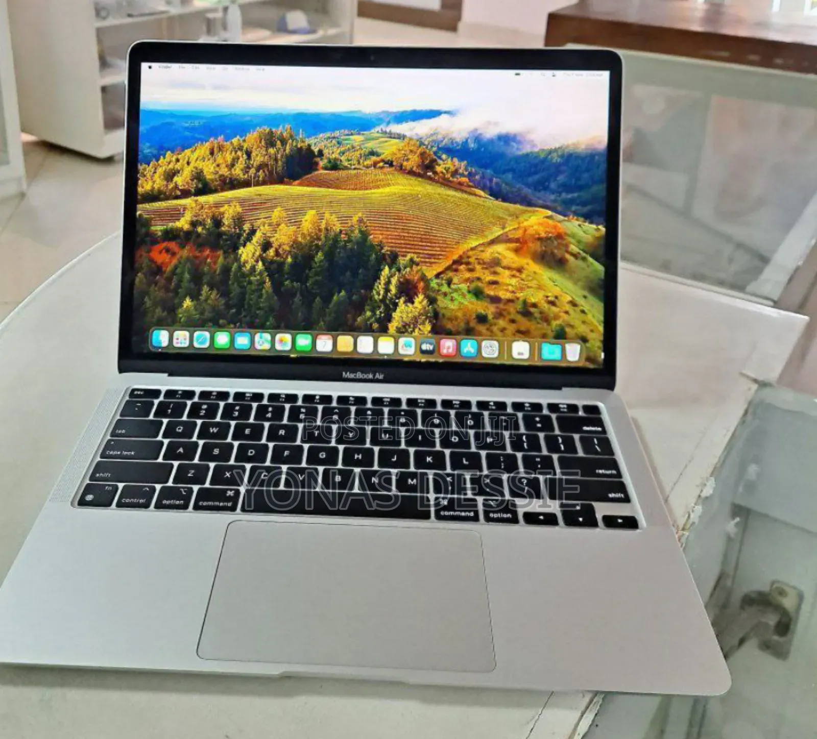 New Laptop Apple MacBook Air 2020 M1 8GB SSD 256GB