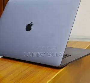 Photo - New Laptop Apple MacBook Pro 2019 16GB Intel Core I7 SSD 512GB