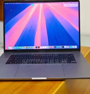 New Laptop Apple MacBook Pro 2019 16GB Intel Core I7 SSD 512GB