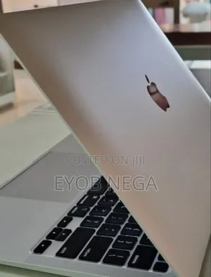 New Laptop Apple MacBook Air 2020 M1 8GB Apple M1 SSD 256GB