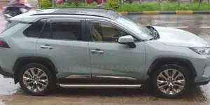 Toyota RAV4 2021 Green