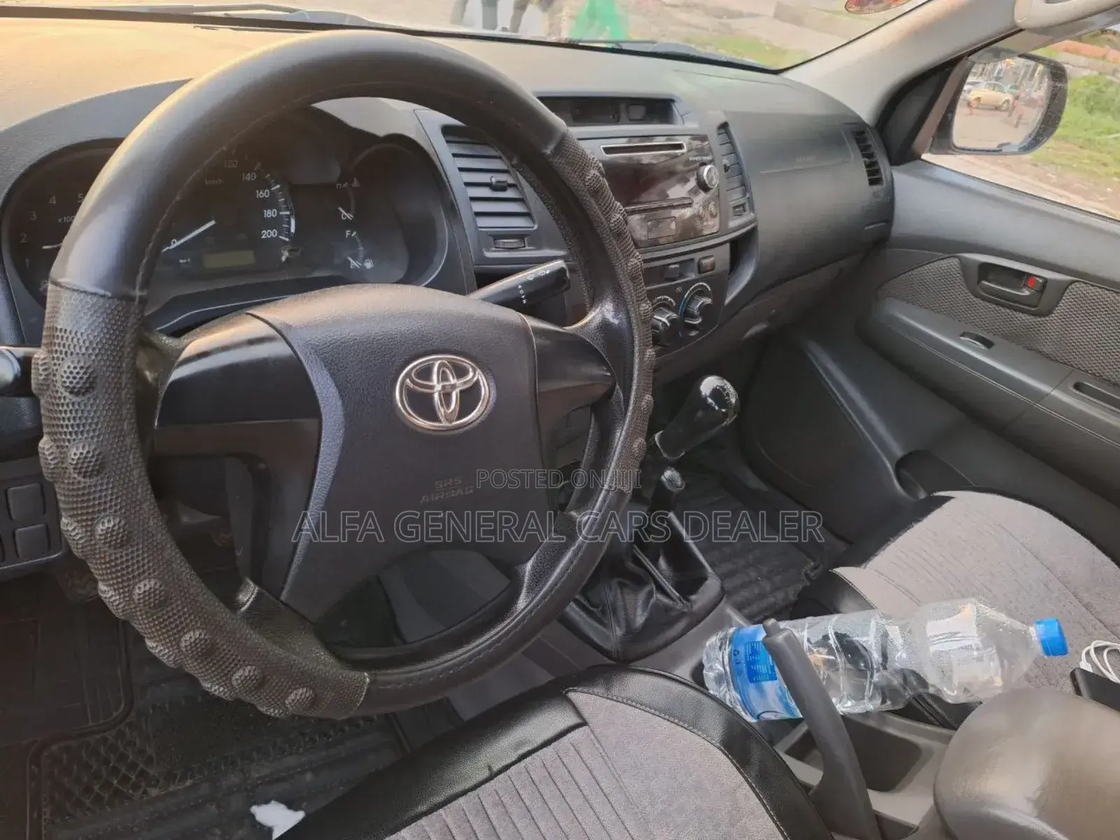 Toyota Hilux 2015 Gray