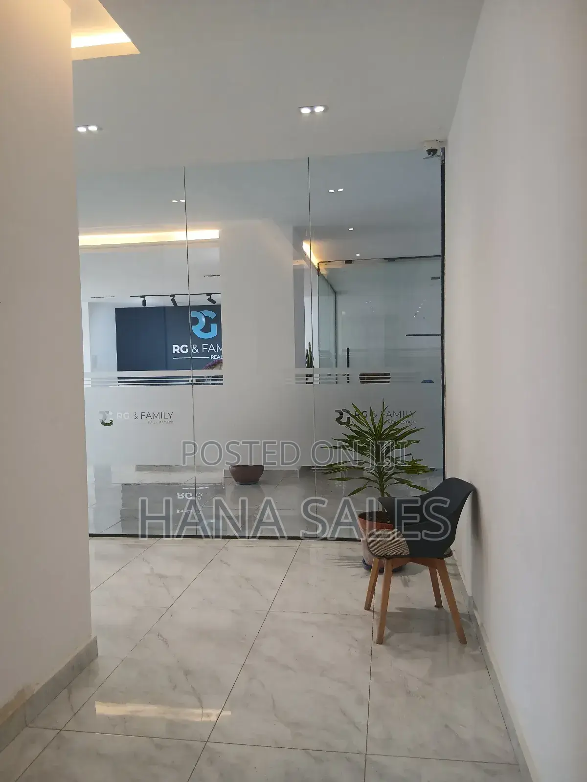  ቦሌ መድሃኒያለም አካባቢ ሱቅ 
 ከ16 ካሬ ጀምሮ የንግድ ሱቆች