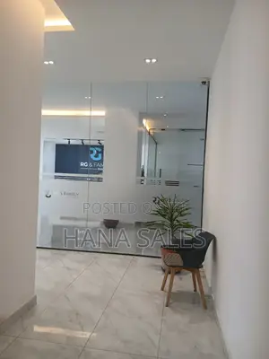  ቦሌ መድሃኒያለም አካባቢ ሱቅ 
 ከ16 ካሬ ጀምሮ የንግድ ሱቆች