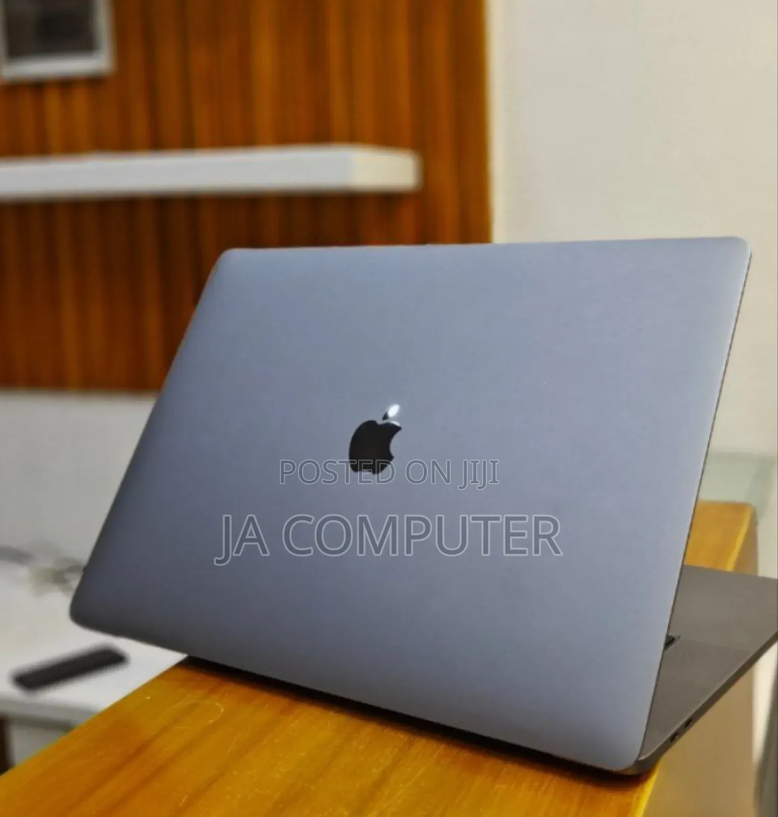 New Laptop Apple MacBook Pro 2019 16GB Intel Core I7 SSD 512GB