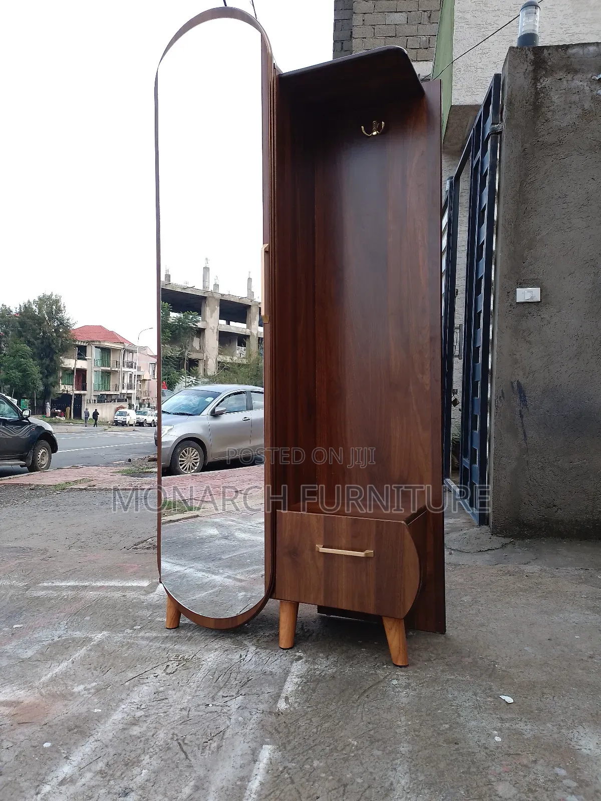 በጣም የሚያምር የቁም መስታወት(180×80×40)