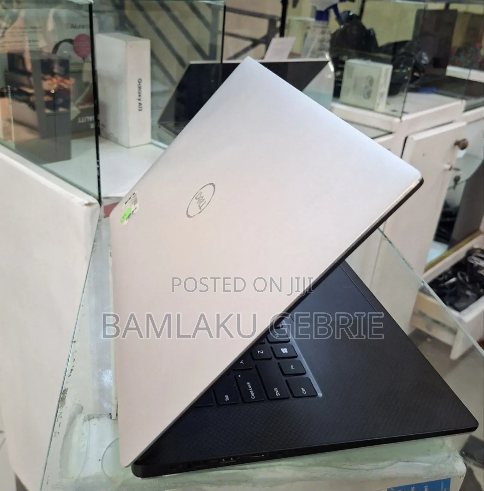 New Laptop Dell Precision 5540 16GB Intel Core I7 SSD 512GB