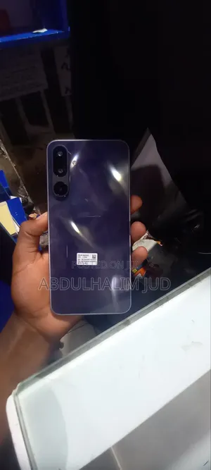Photo - New Samsung Galaxy M16 128 GB Black