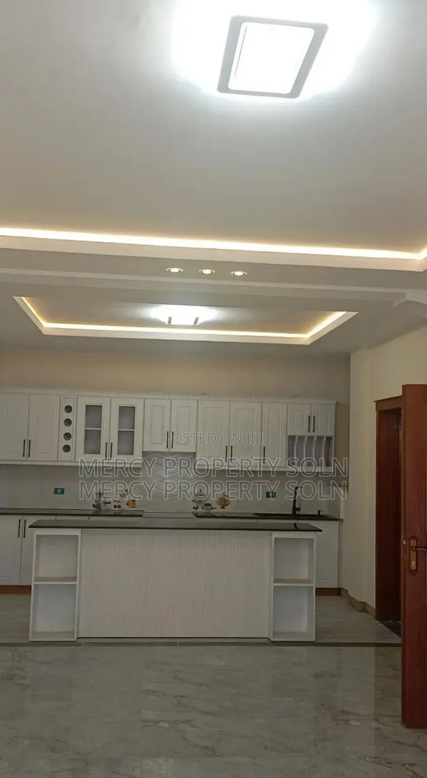 8bdrm House in Bole for sale