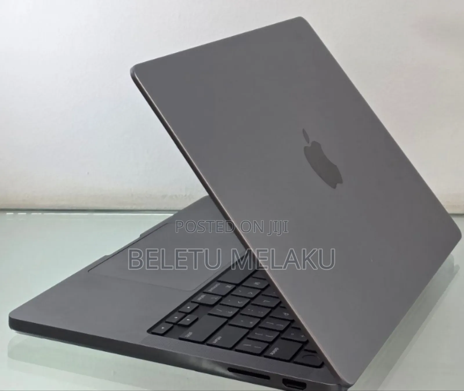 New Laptop Apple MacBook Pro 2023 M3 14-Inch 8GB Apple M3 SSD 512GB