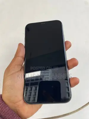 Photo - Apple iPhone 11 64 GB Black