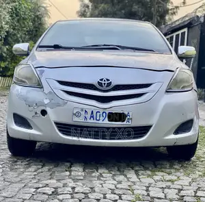 Photo - Toyota Yaris 1.3 VVT-i Automatic 2008 Silver