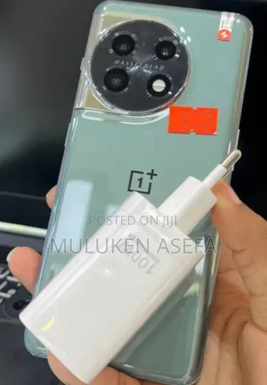 One Plus 11 1+ Smartphone
512 Gb Storage 
16 Gb Ram
120h