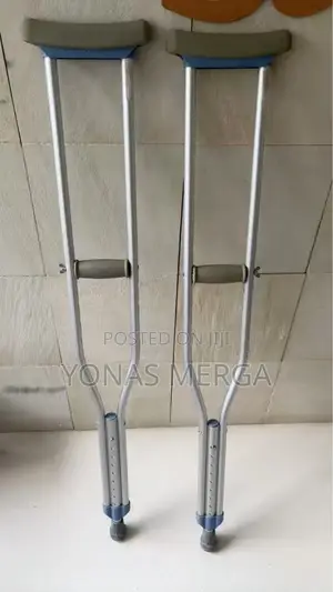 Photo - Crutches//Crutches××A Staff-Like Mobility Aid Used to Assist