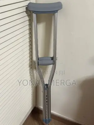 Photo - Crutches# Crutches已已 Rubber Tip, Arm Pad and Foam Handle