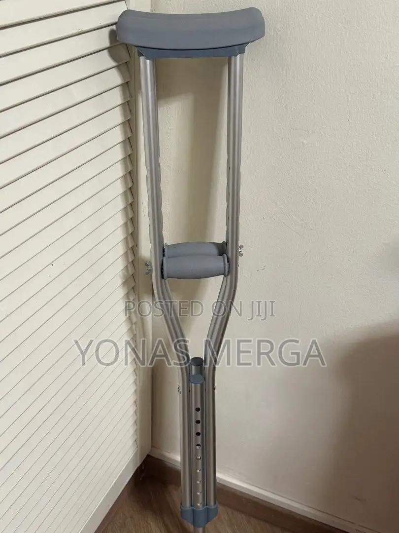 Crutches# Crutches已已 Rubber Tip, Arm Pad and Foam Handle