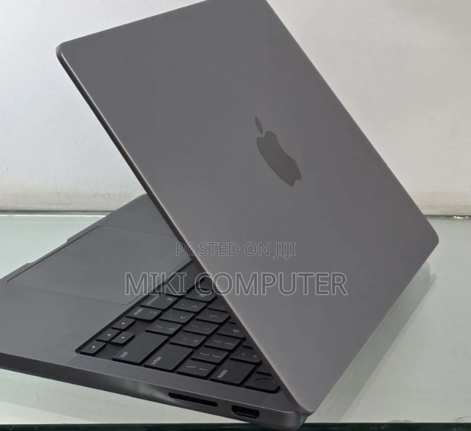 New Laptop Apple MacBook Pro 2024 M3 14-Inch 8GB Intel SSD 512GB
