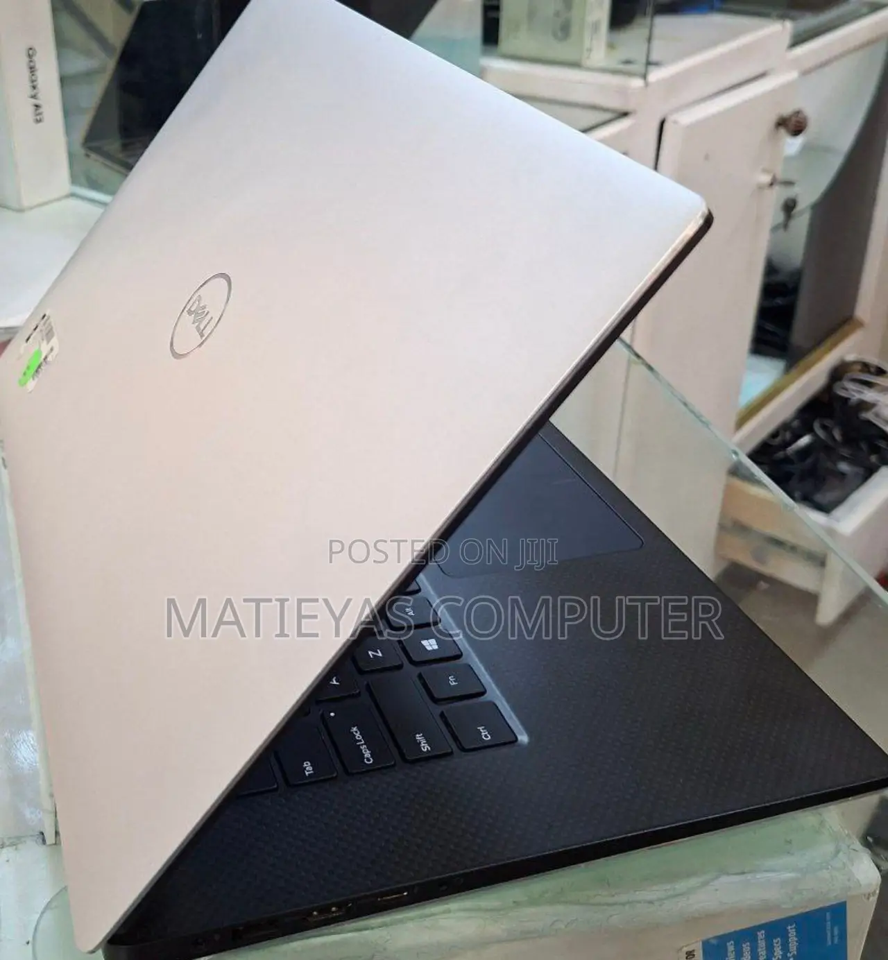 New Laptop Dell Precision 5540 16GB Intel Core I7 SSD 512GB