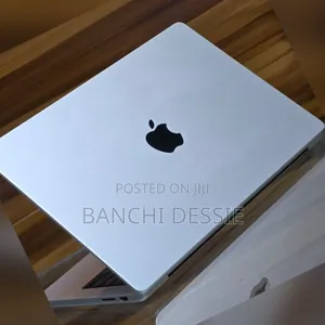 New Laptop Apple MacBook Pro 2023 M3 14-inch 8GB Apple M3 Pro SSD 512GB