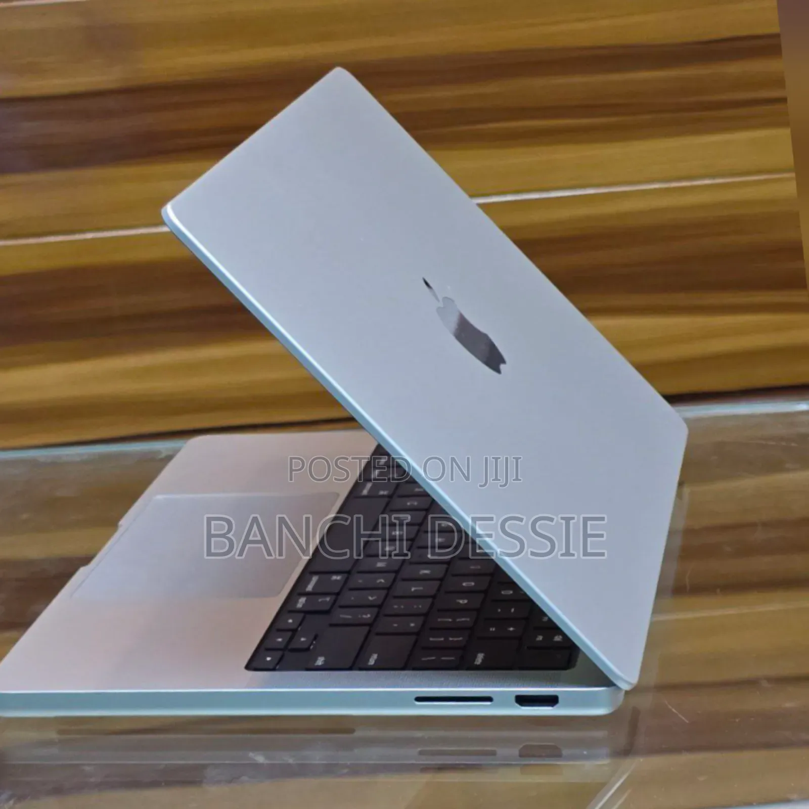 New Laptop Apple MacBook Pro 2023 M3 14-inch 8GB Apple M3 Pro SSD 512GB