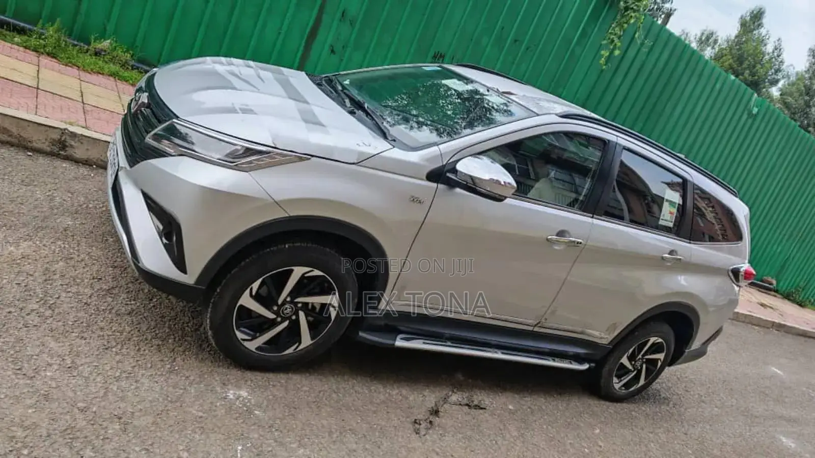 Toyota Rush 2023 Silver