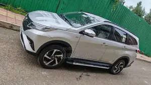 Photo - Toyota Rush 2023 Silver