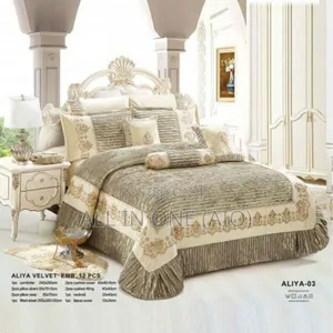 Photo - Milanobedlinen Comforter Aliya Velvet 12pcs Set