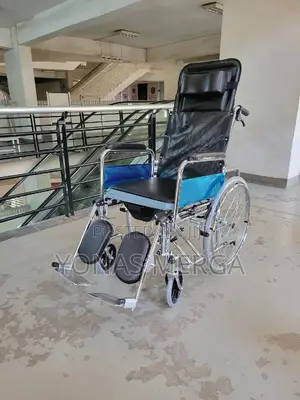 Toilet Wheelchair容督provide Safety and Stability川三wheelchair