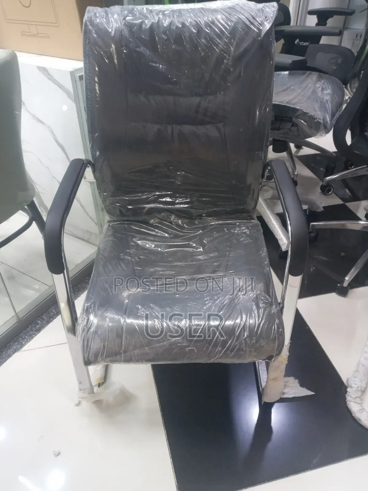 Black Gust Chair