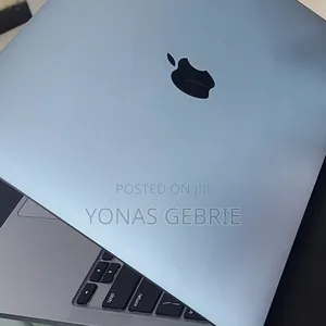 New Laptop Apple MacBook Pro 2022 M2 8GB Apple M2 SSD 256GB
