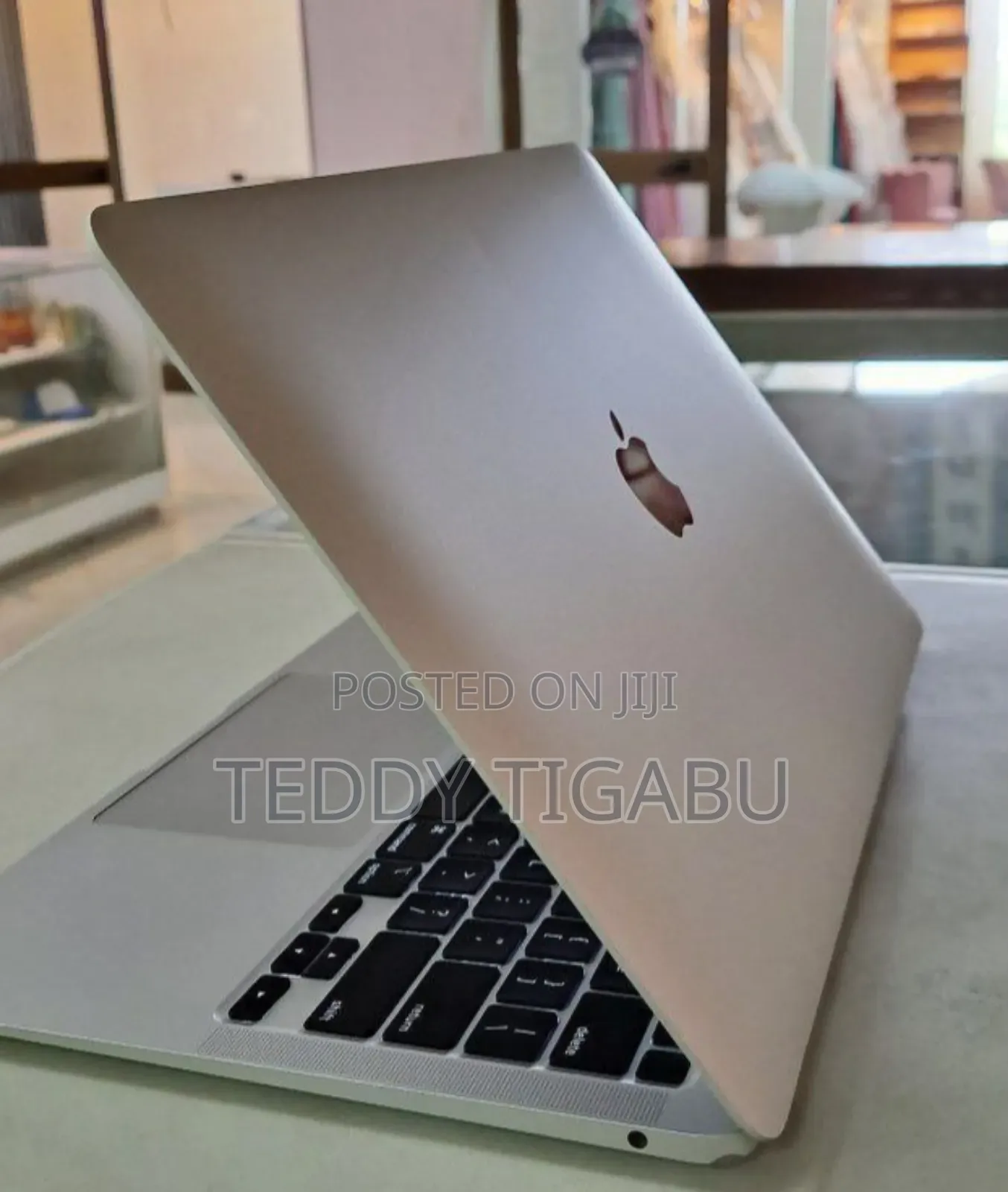 New Laptop Apple MacBook Air 8GB Apple M1 SSD 256GB
