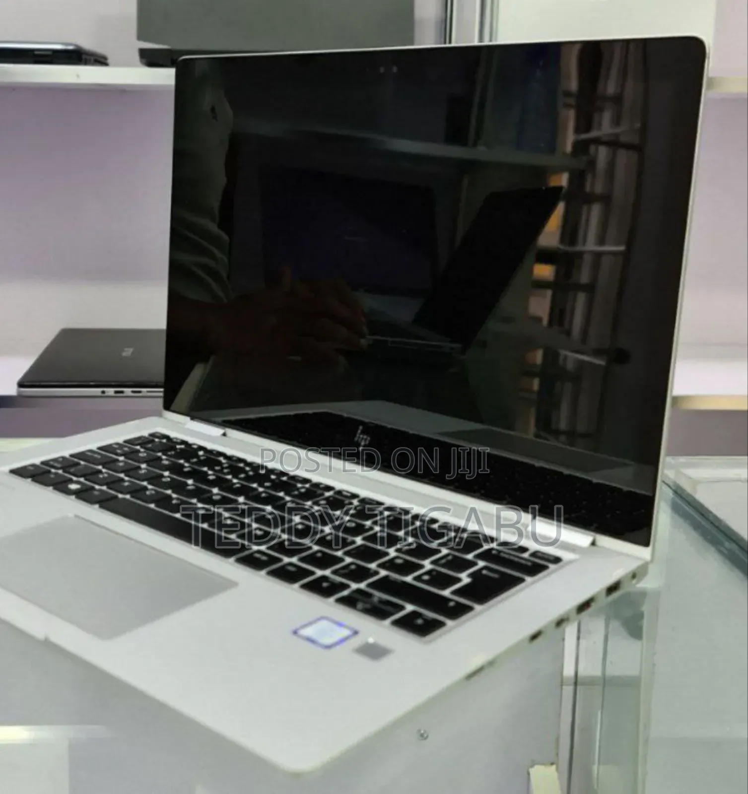 New Laptop Apple MacBook Air 8GB Apple M1 SSD 256GB