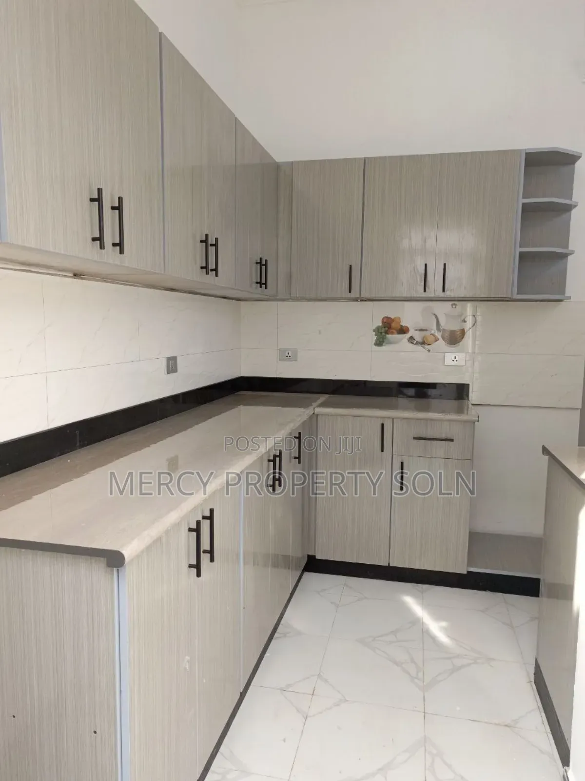 6bdrm House in Bole for sale